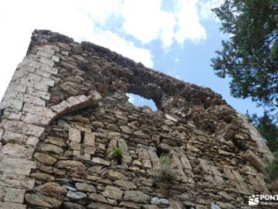 Valles Occidentales; Hecho y Ansó; viajes culturales comunidad de madrid cascadas naturales en astur